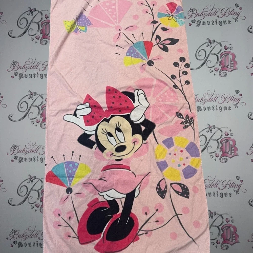 Disney towel Minnie Mouse pink beach bath 🛁 🏝️ summer cute soft Disney lover